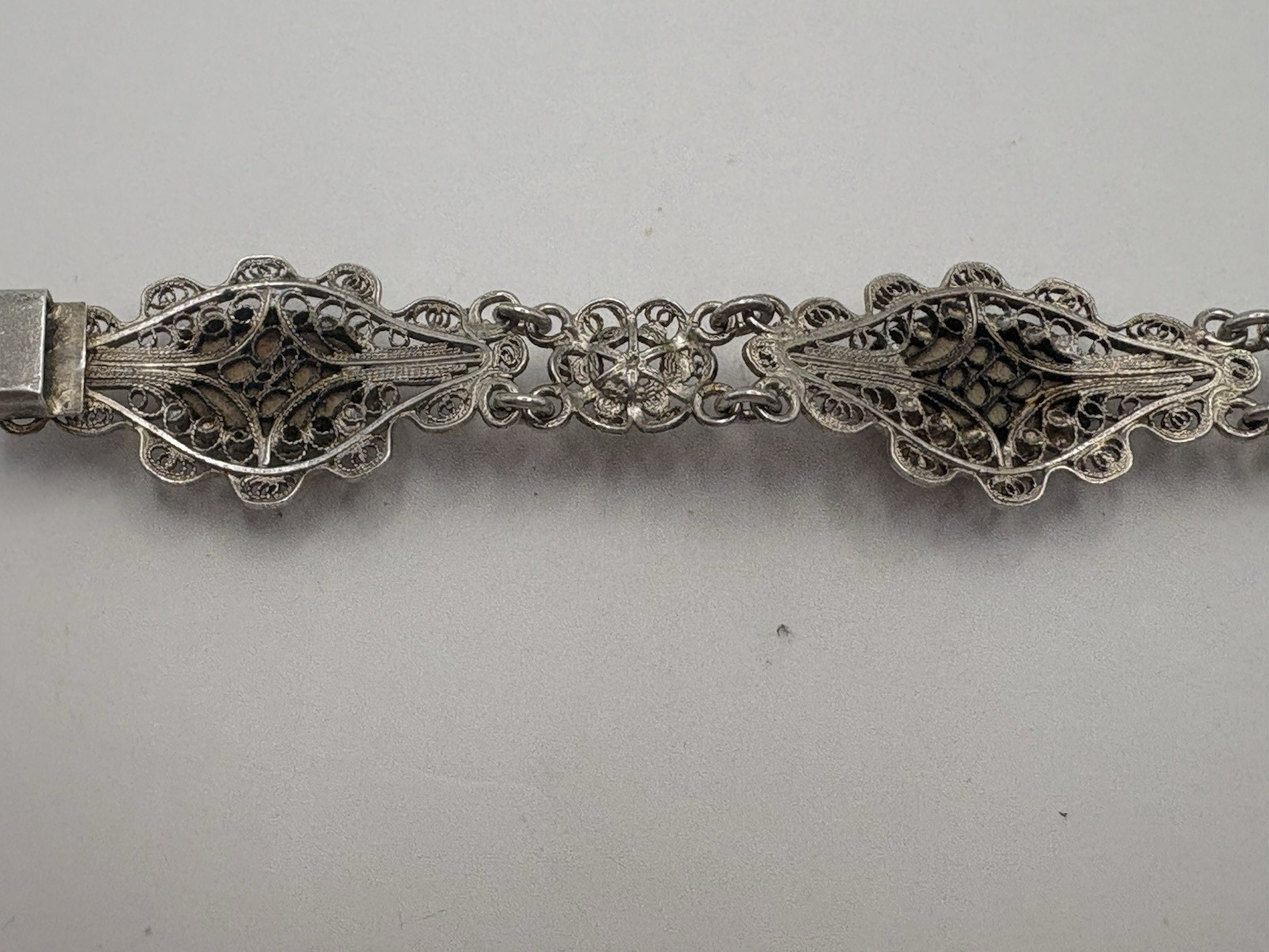 Antique 800 Silver Filigree Bracelet with Coral Cabochons 7 1/2″ Signed Etruscan