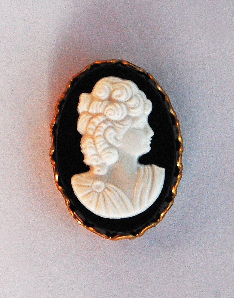 VINTAGE PLASTIC faux CAMEO OVAL BUTTON • 25x18mm • Black/ White, Black/ Tan