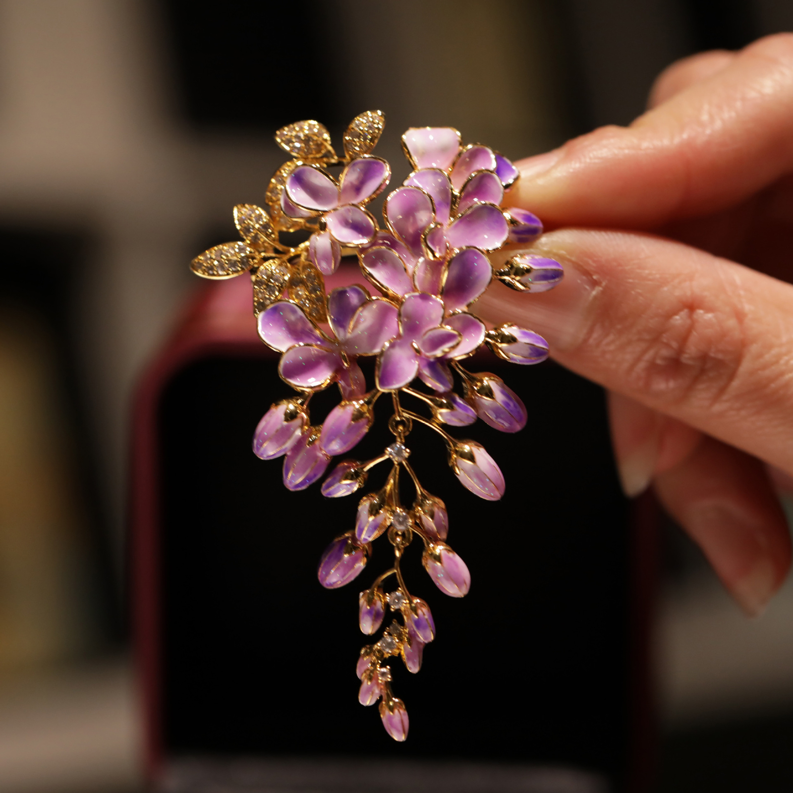 Original Design Dreamy Wisteria Flower Brooch High-value Floral Accessory