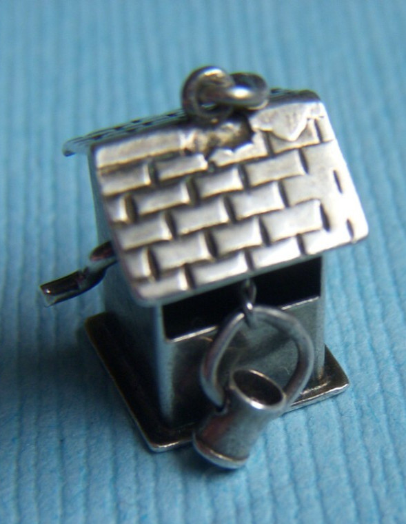 Vintage 40’s movable well with bucket on chain sterling charm