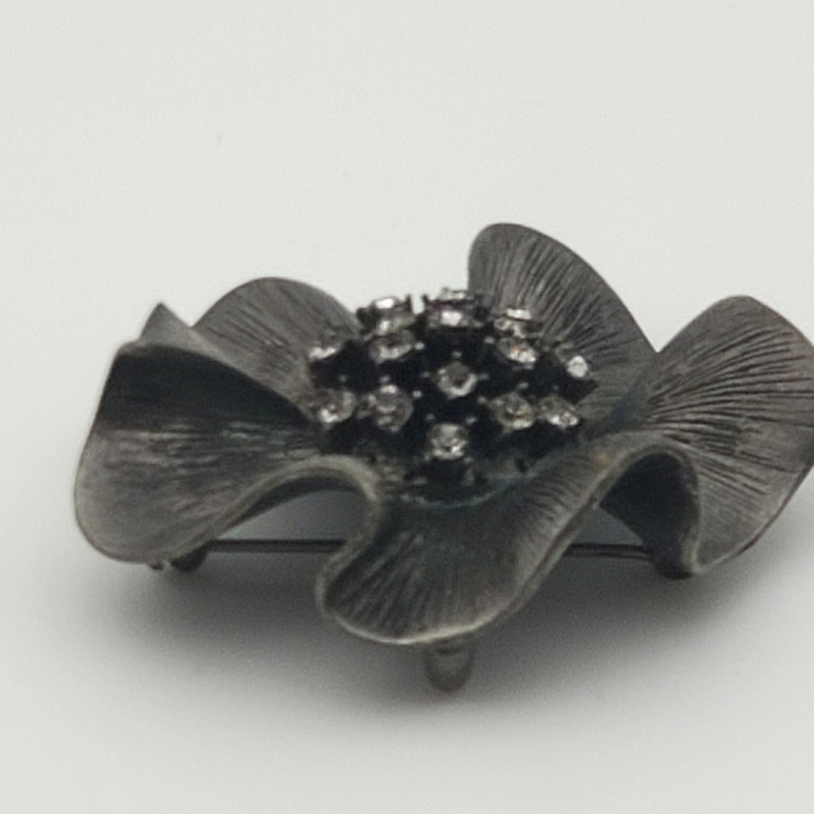 Dark Grey Metal Flower Brooch/Pendant