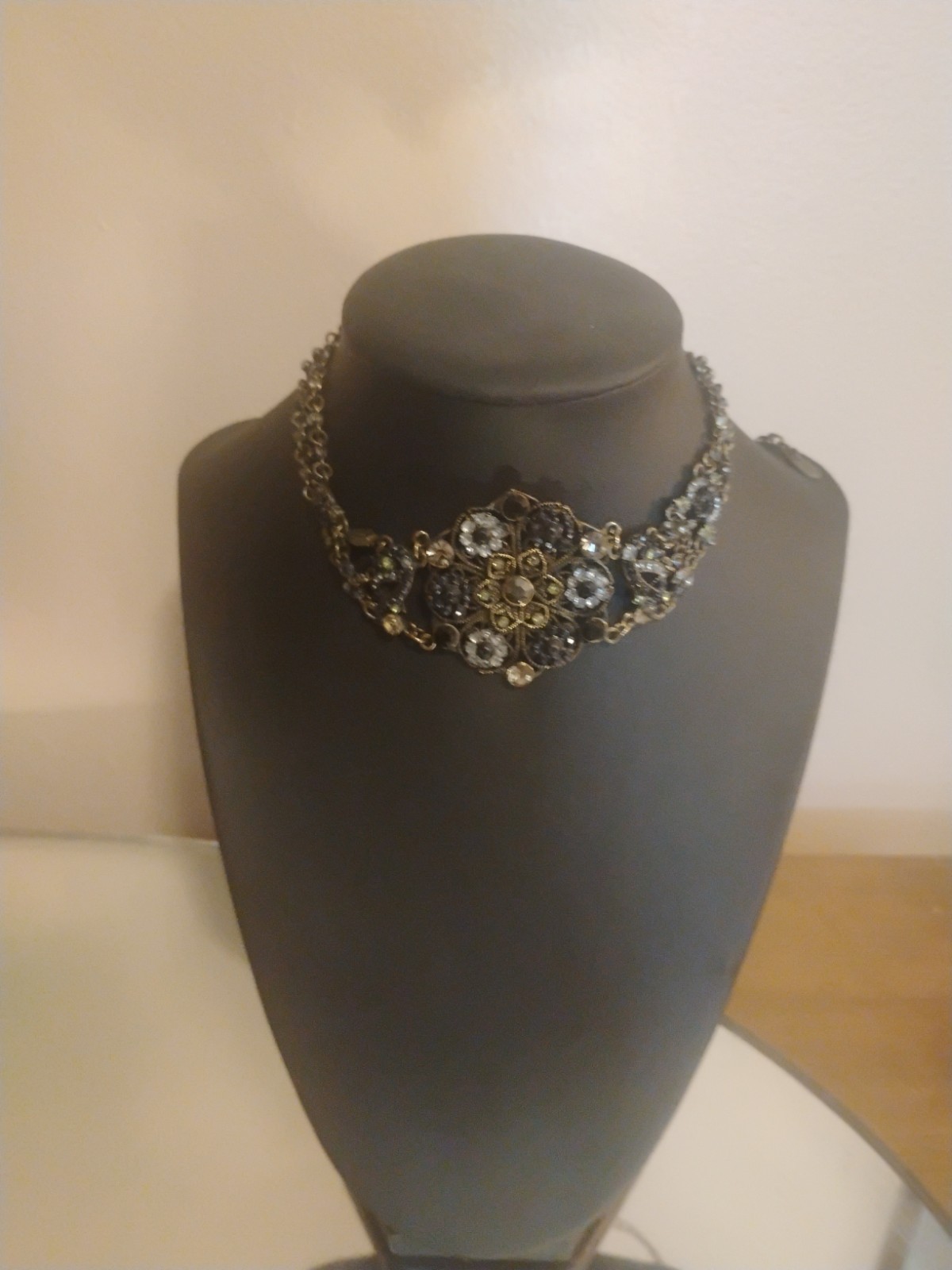 Vintage Rhinestone Floral Medallion Choker Necklace