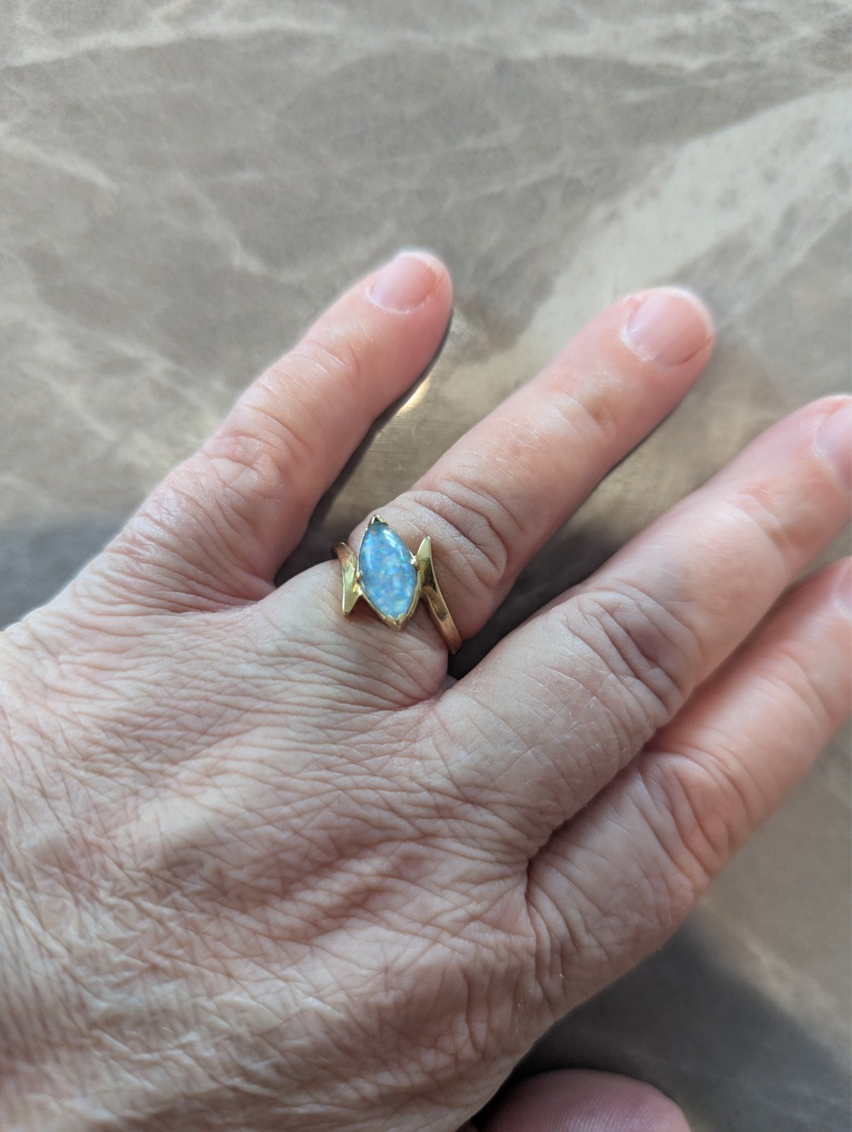 gold opal ring vintage size 8