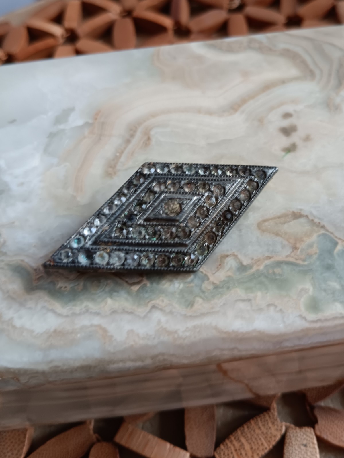 Vintage Art Deco,Diamond-Shaped Metal Brooch for Unisex Adults