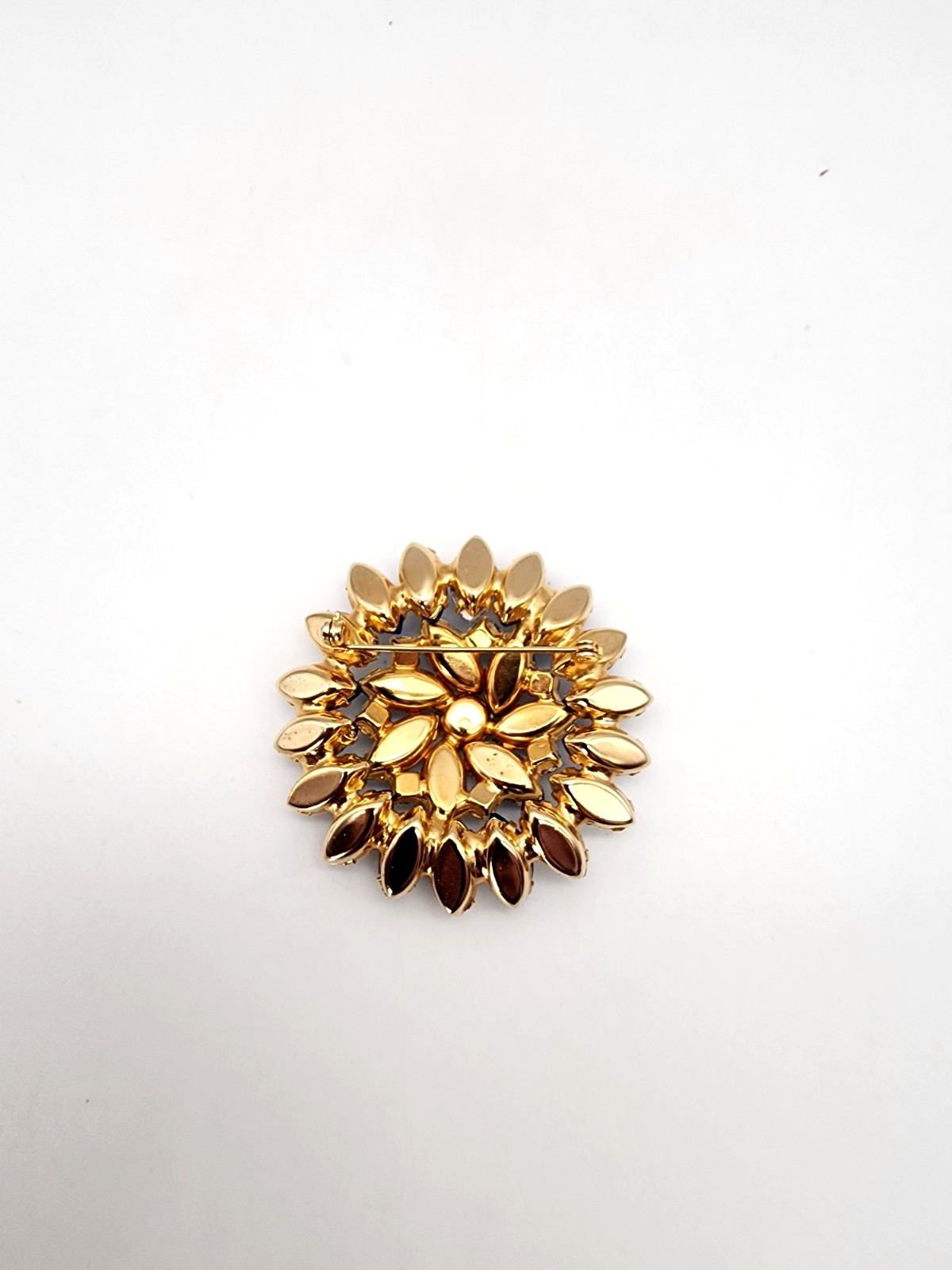 VINTAGE BLUE & AB RHINESTONE FLOWER PIN/BROOCH GOLD TONE JEWELRY NICE QUALITY !!