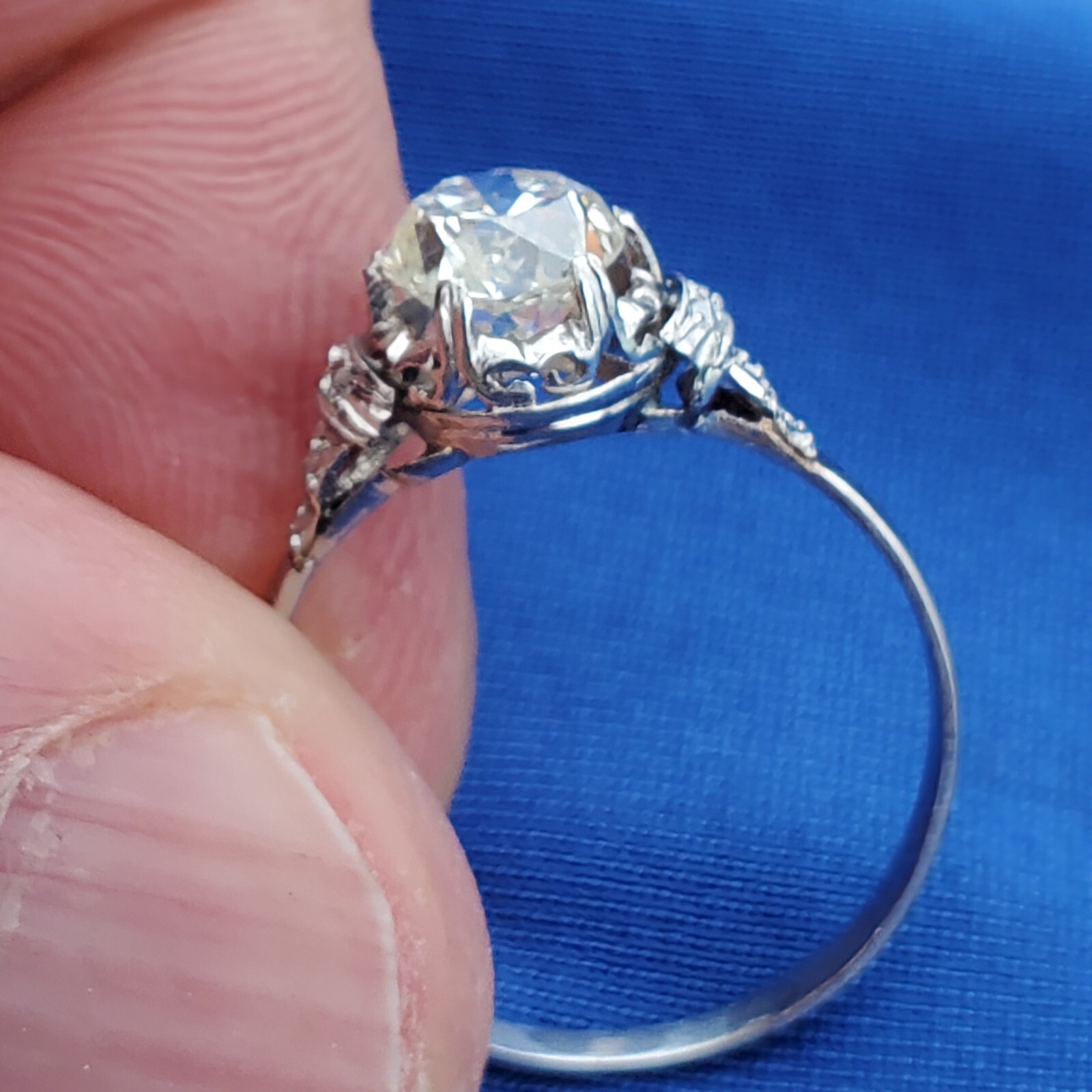Original EARTH MINED DIAMOND Cushion cut Deco Engagement Ring PLATINUM Solitare