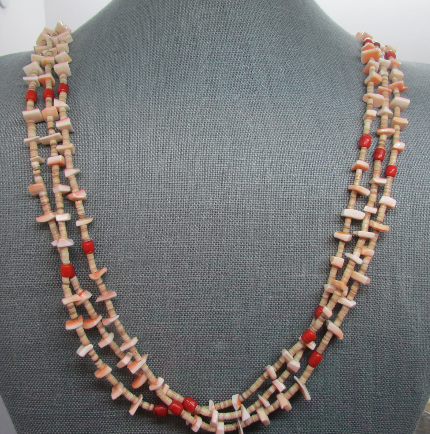 VTG SW 3 STRAND LIGHT SHELL HEISHI & PINK SHELL AND RED BEADS, NO METAL