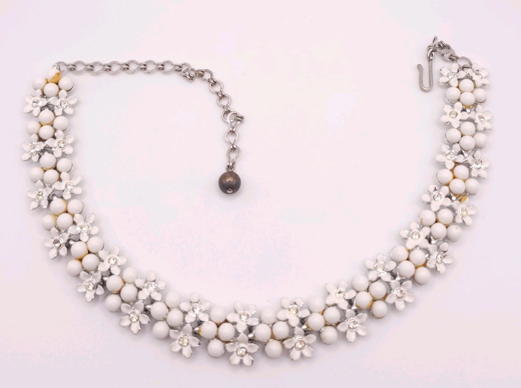 VTG Charel White Enamel Daisy Beaded Rhinestone Choker Necklace