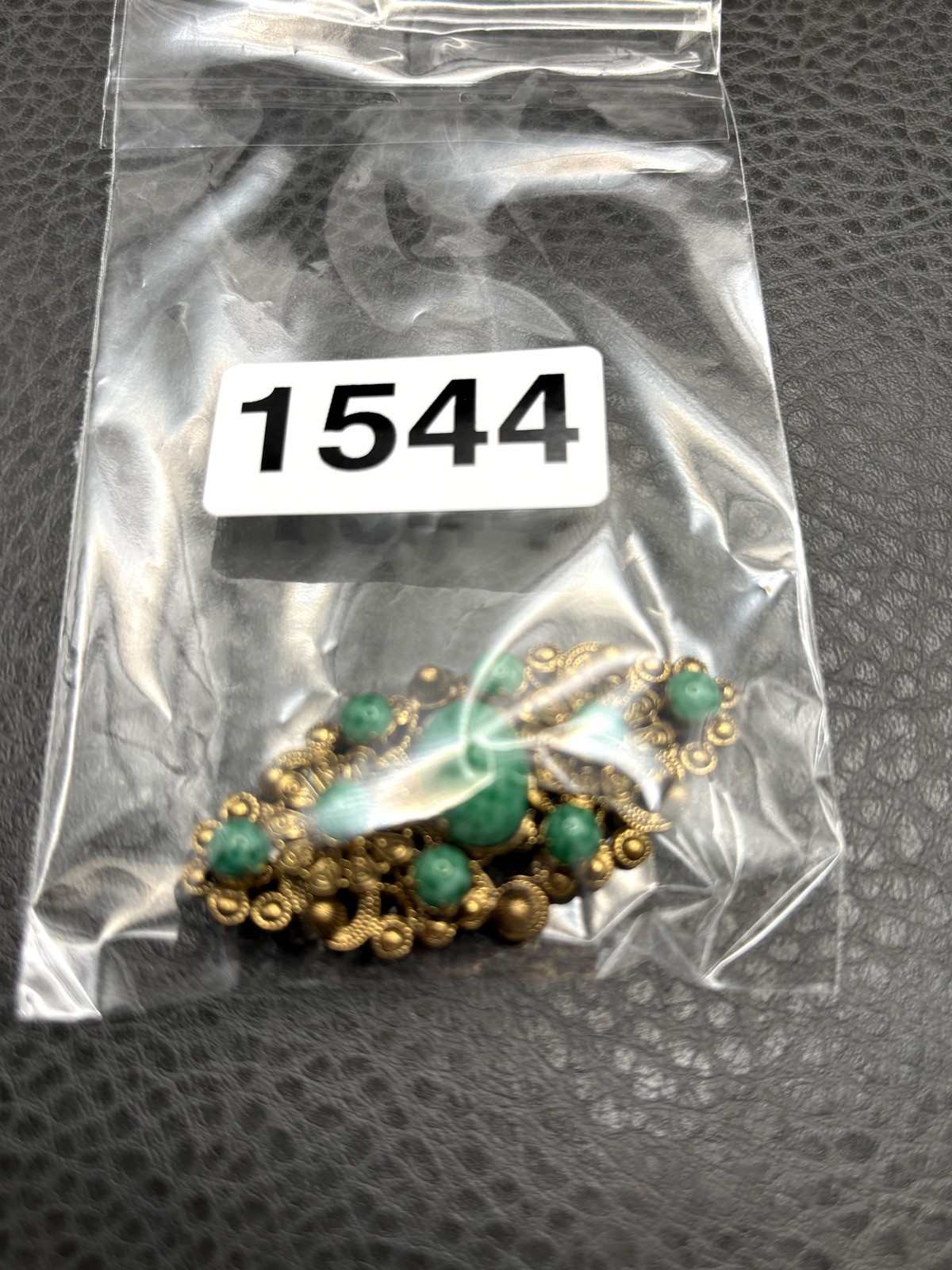 Vintage Speckled Peking Style Filigree Brooch Green Gold Tone Pin