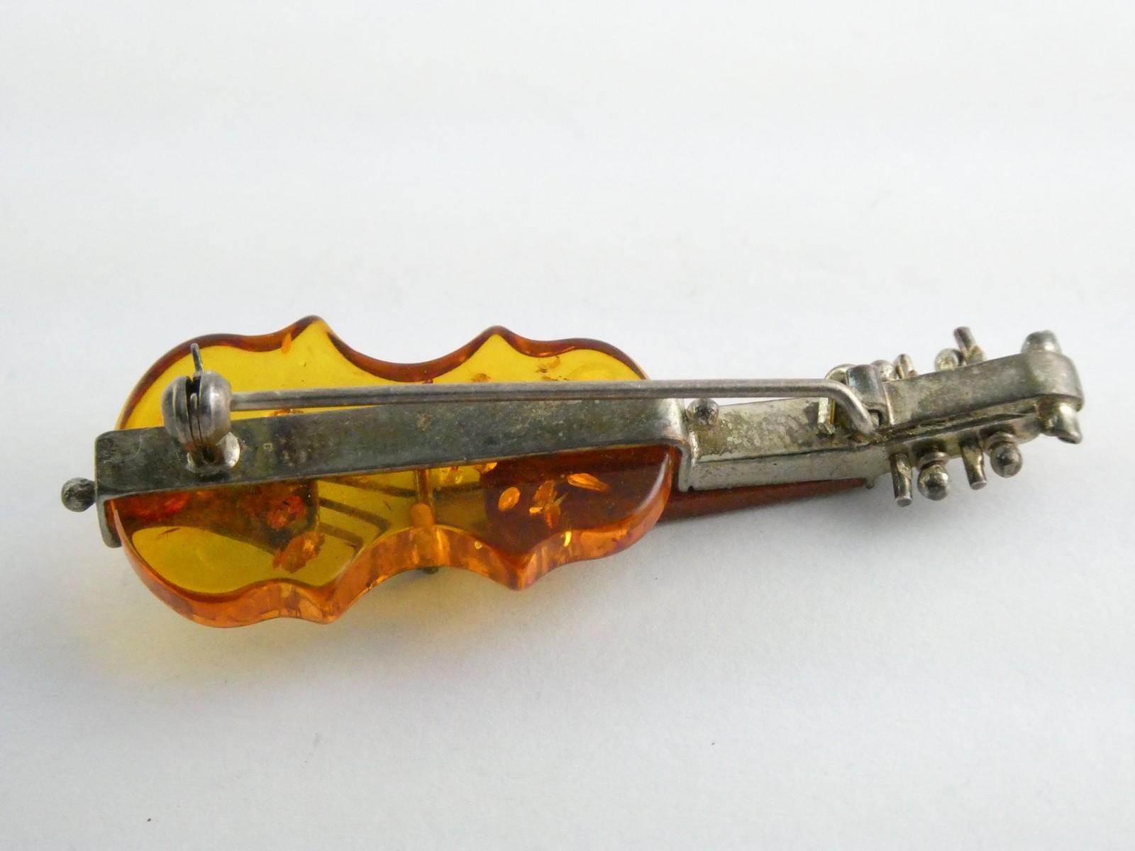 Vintage Polish Sterling Silver Carved Baltic Amber Violin Pin Brooch 6.4g 55mm