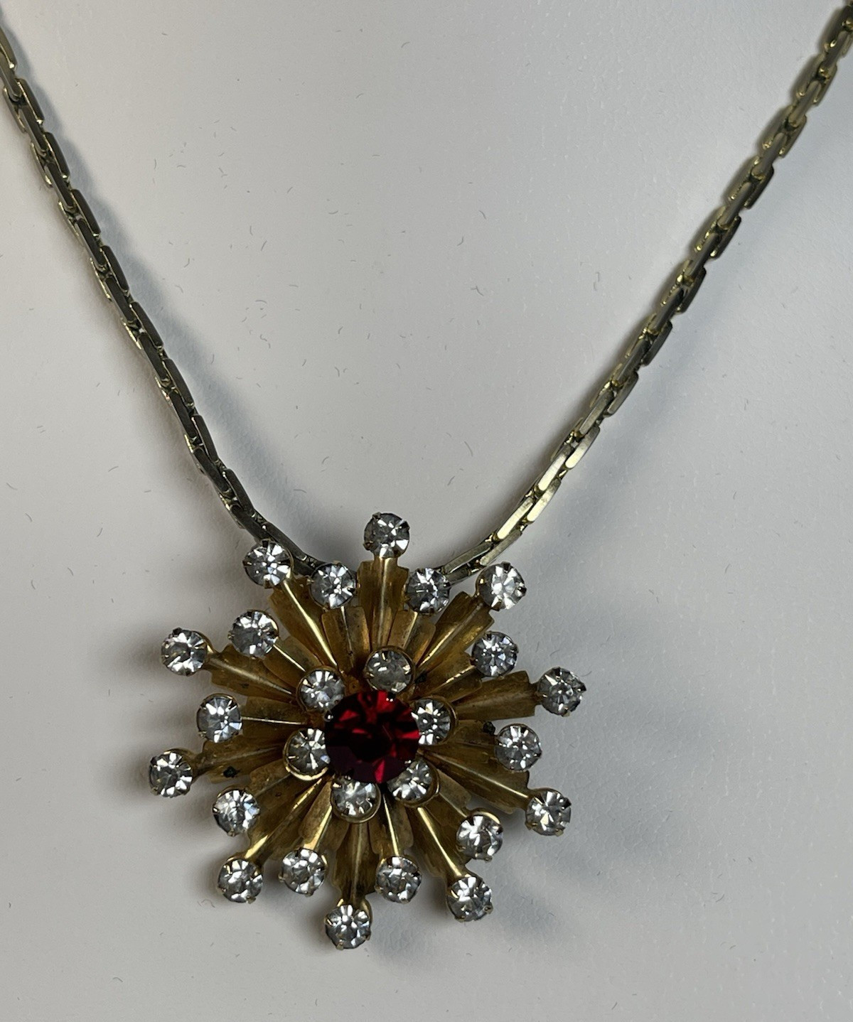 VTG Red & Clear Rhinestone Starburst Brooch Necklace & Earrings Set Gold Tone
