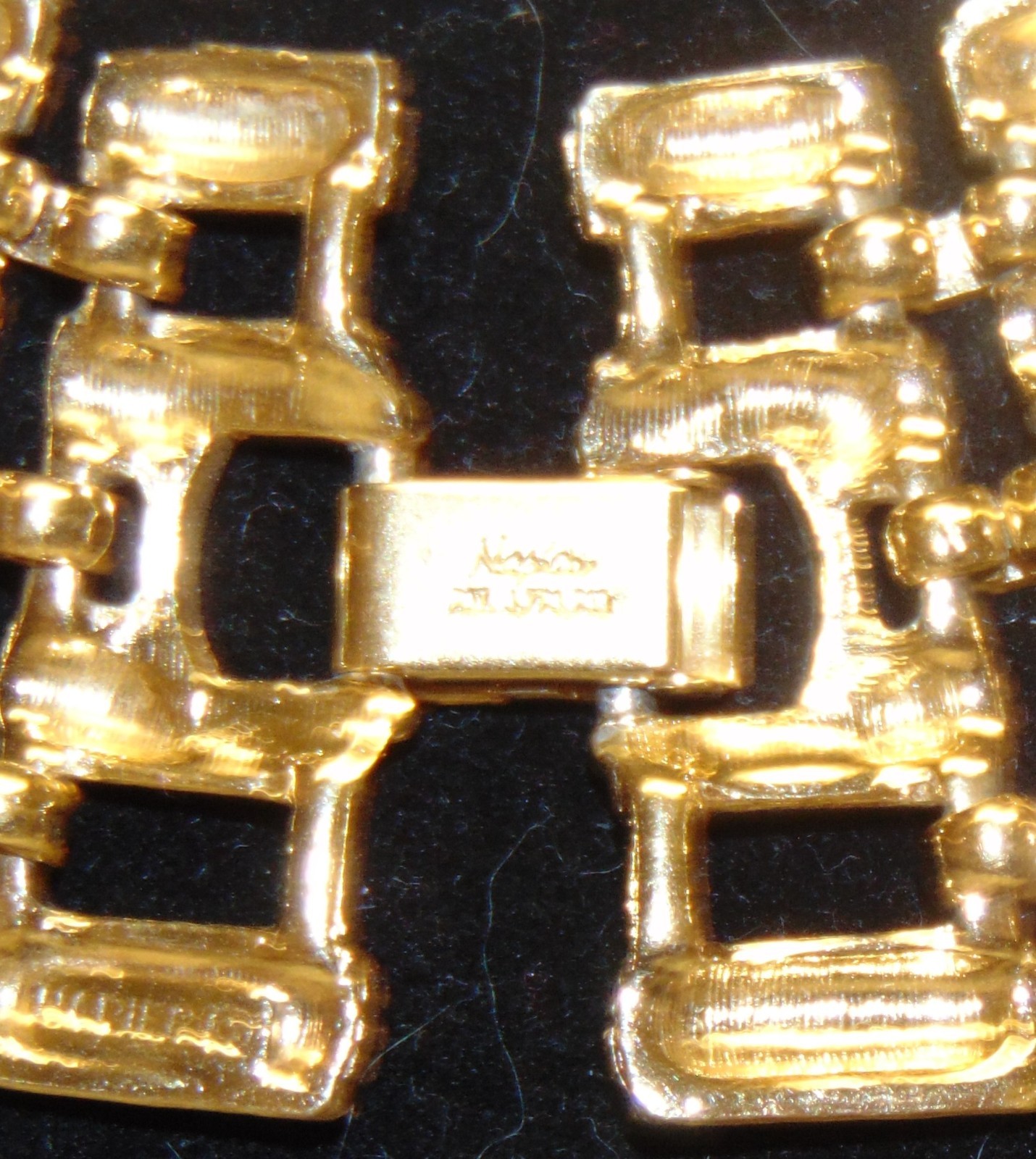 NAPIER Cleopatra Style Gold Tone Basket Weave Collar Necklace