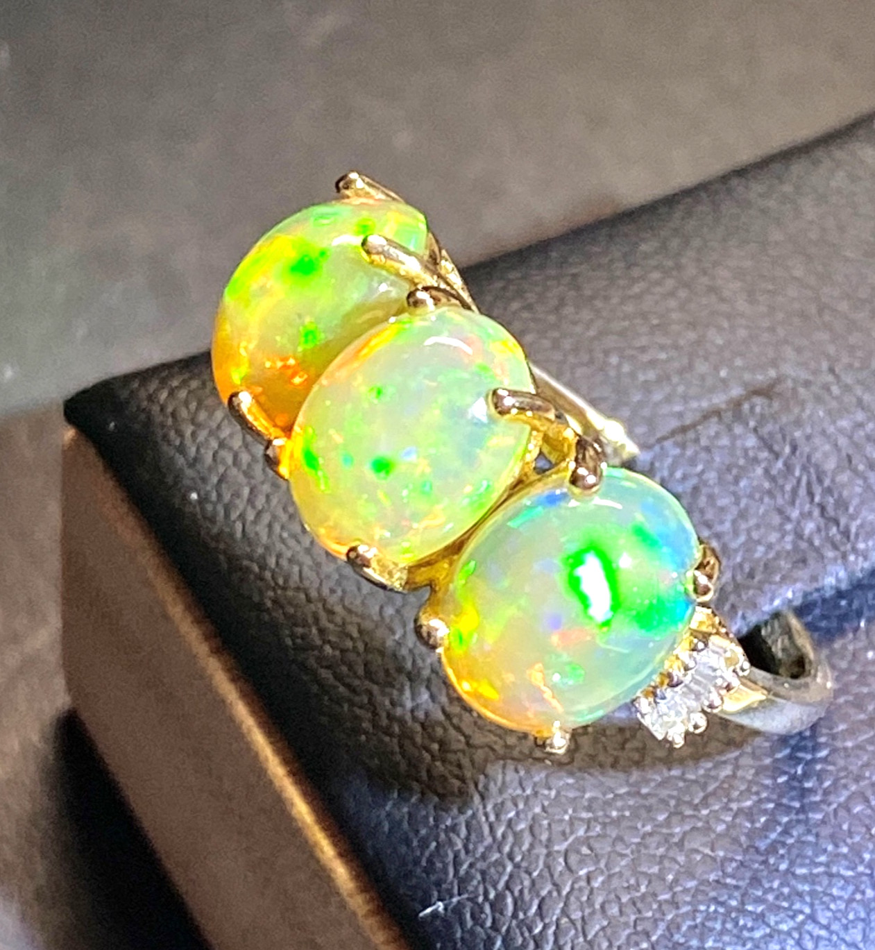 Dazzling 14kt Yellow Gold Ethiopian Opal and Diamond Ring Size 7 1/4 7.25