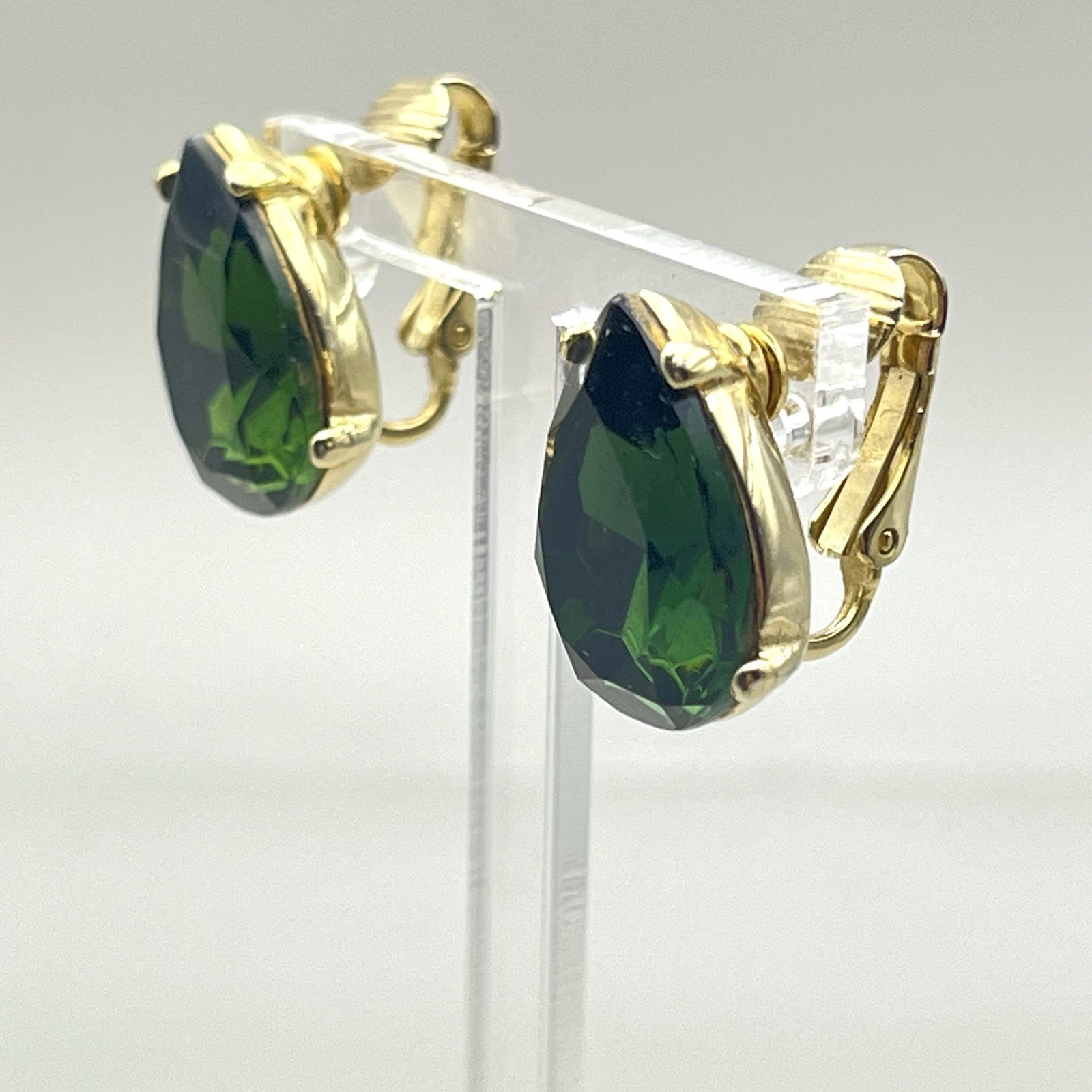 Vintage Green Peridot Statement Rhinestone Teardrop Clip On Earrings Gold Tone