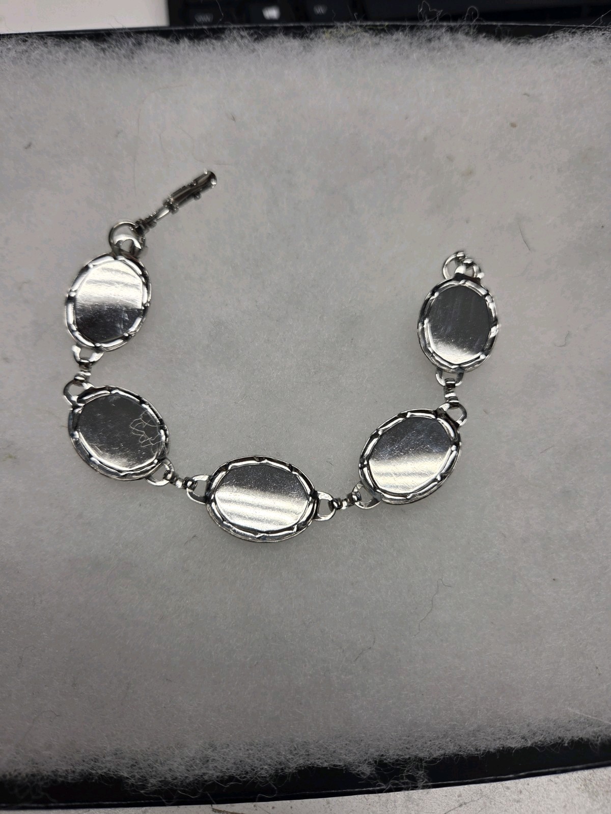Vtg silver tone black white Cameo Bracelet