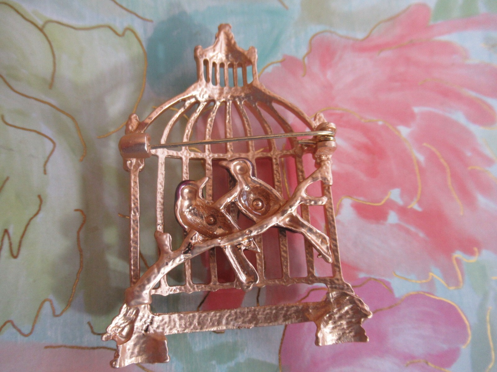 DIMENSIONAL BIRD CAGE ENAMEL & GOLD TONE BROOCH PIN