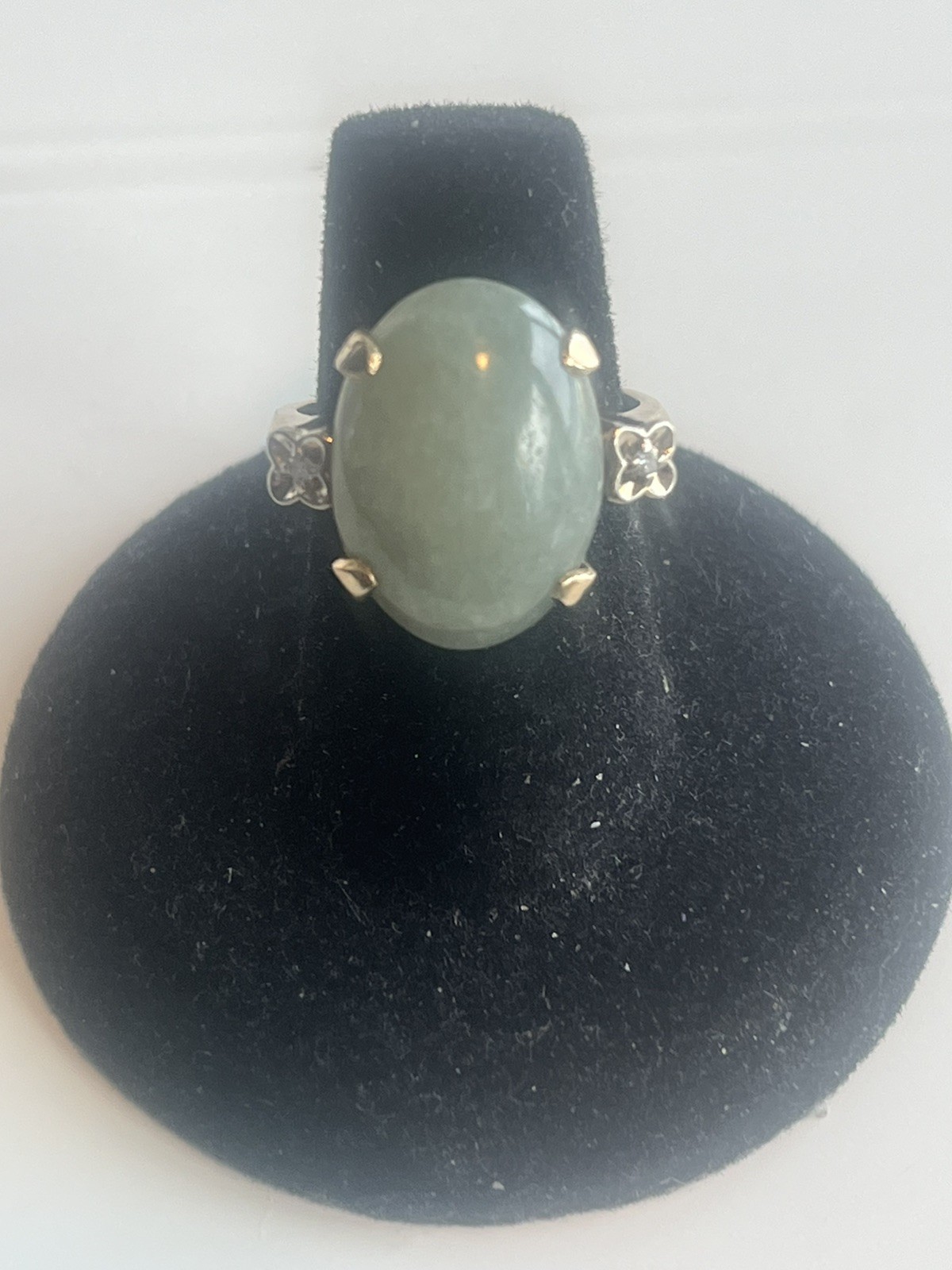 Vintage Jade Ladies Ring In 14k Yellow Gold Size 6.5 Center Oval Jade 18x13mm