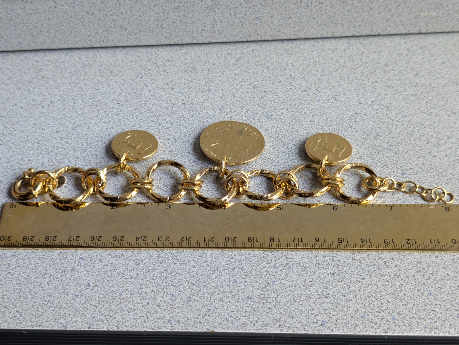 VNTG BELLEZZA TEXTURED CIRCLE ROLO LINK FAUX COIN BRACELET LOBSTER CLASP~8.5 IN.