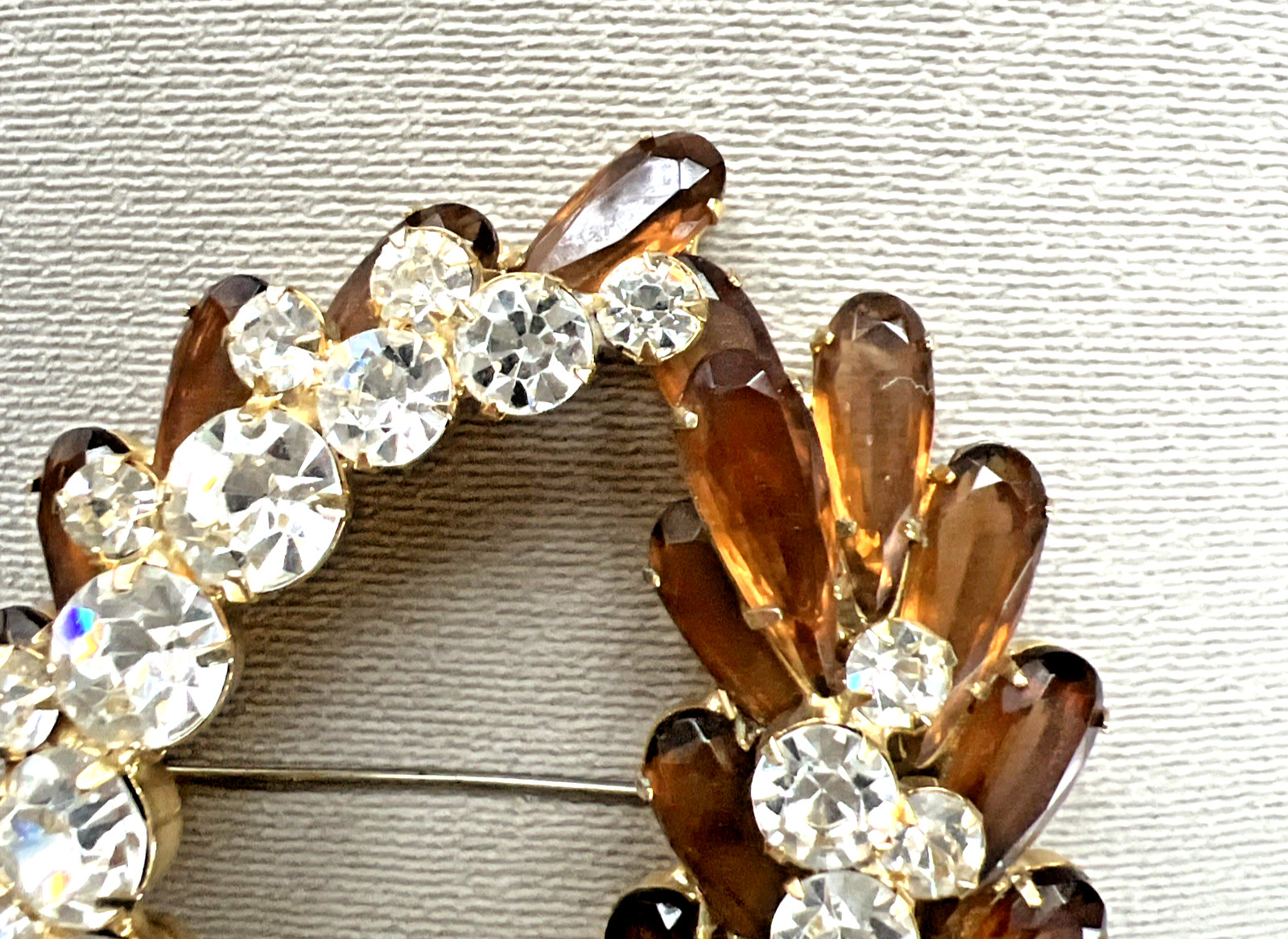 VTG. JULIANA DELIZZA & ELSTER AMBER & CLEAR RHINESTONE BROOCH LARGE 3″