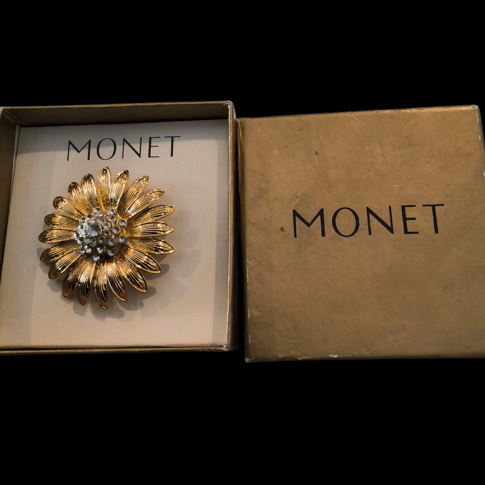 Vintage Gold Daisy Brooch Rhinestone Center0 Floral Pin With Box