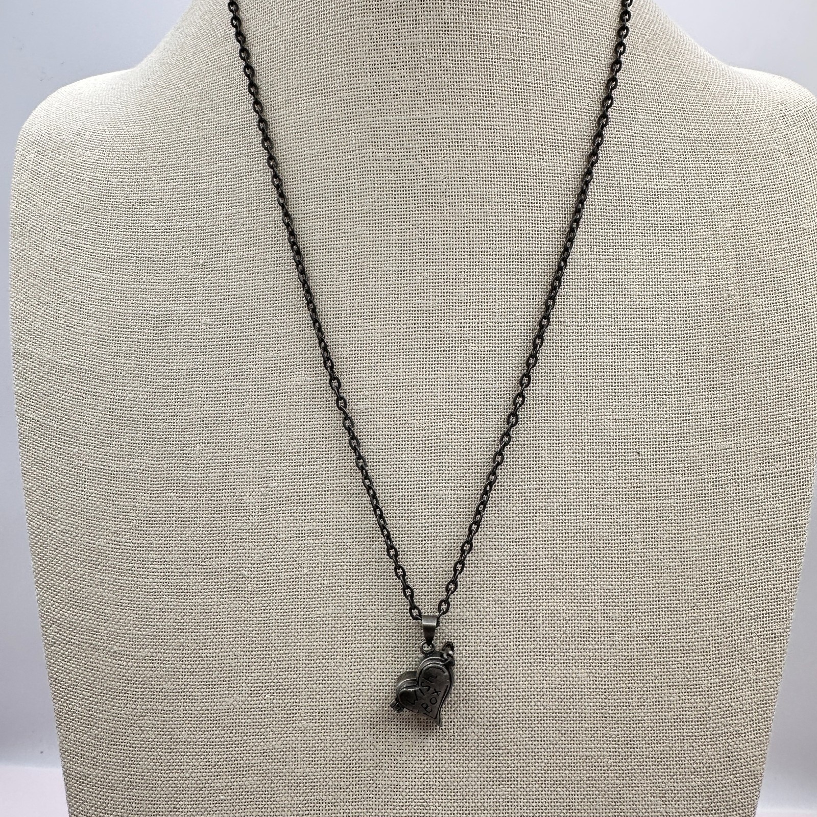 Vintage 90s Pewter Tone Wish Box Heart Locket Necklace Boho Goth Fashion Jewelry