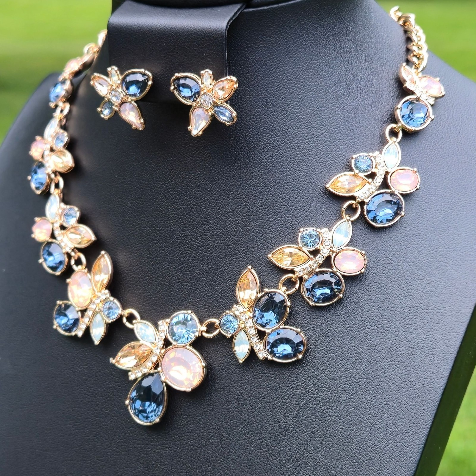 Vintage Avon Blushing Floral Necklace Bracelet Earrings Set Rhinestone Sparkle