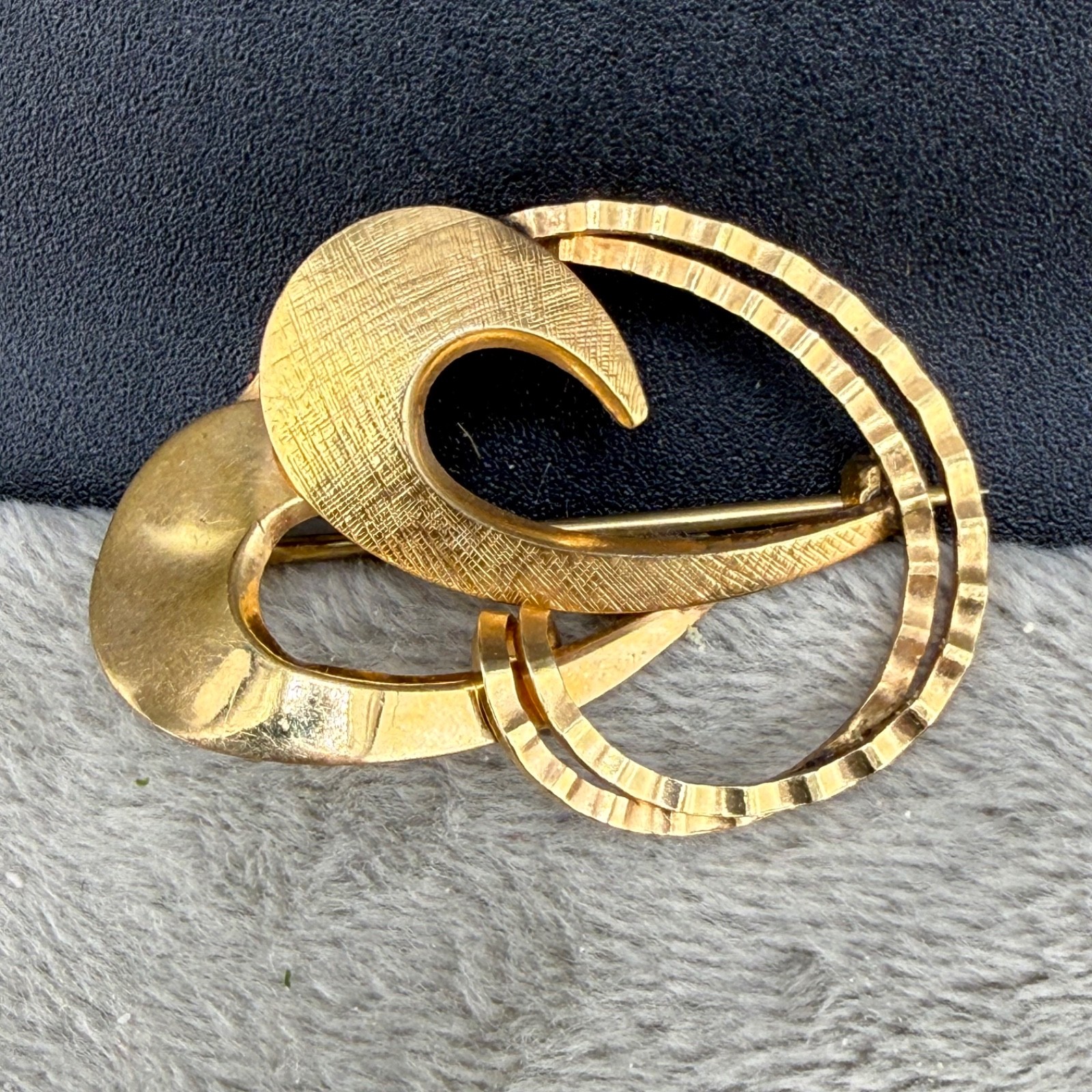 Vintage Gold Filled Brooch Signed Curtis
