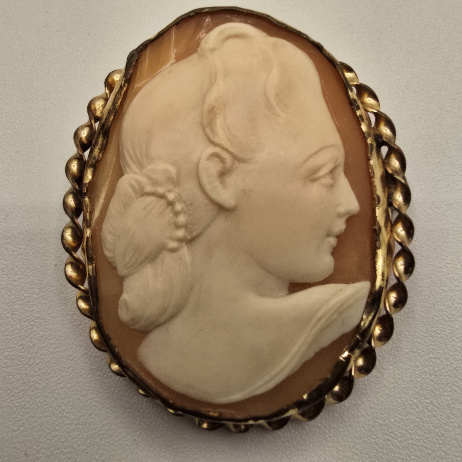 Antique Shell Cameo Oval Brooch/Pin Gold Filled Frame 1 1/4″ x 1 1/2″